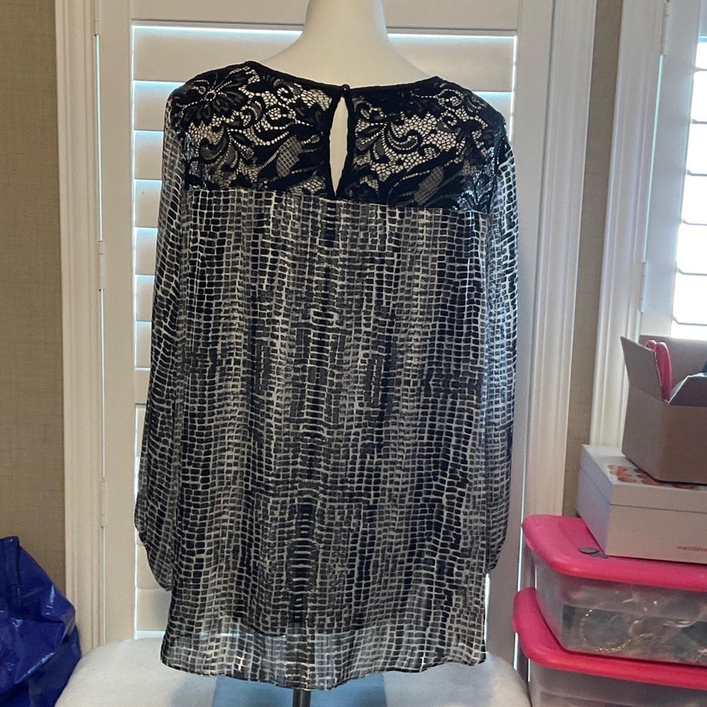 Alyx Black and White Patterned Blouse - Picture 4 of 8